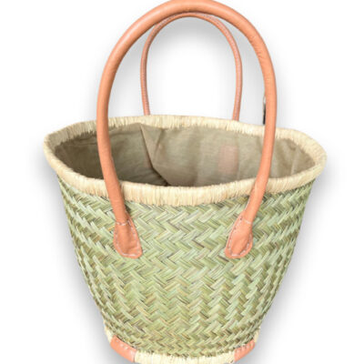 A round natural basket